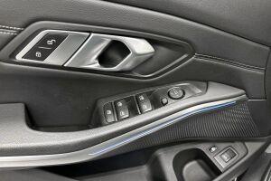 BMW 3-SARJA esikatselu 27