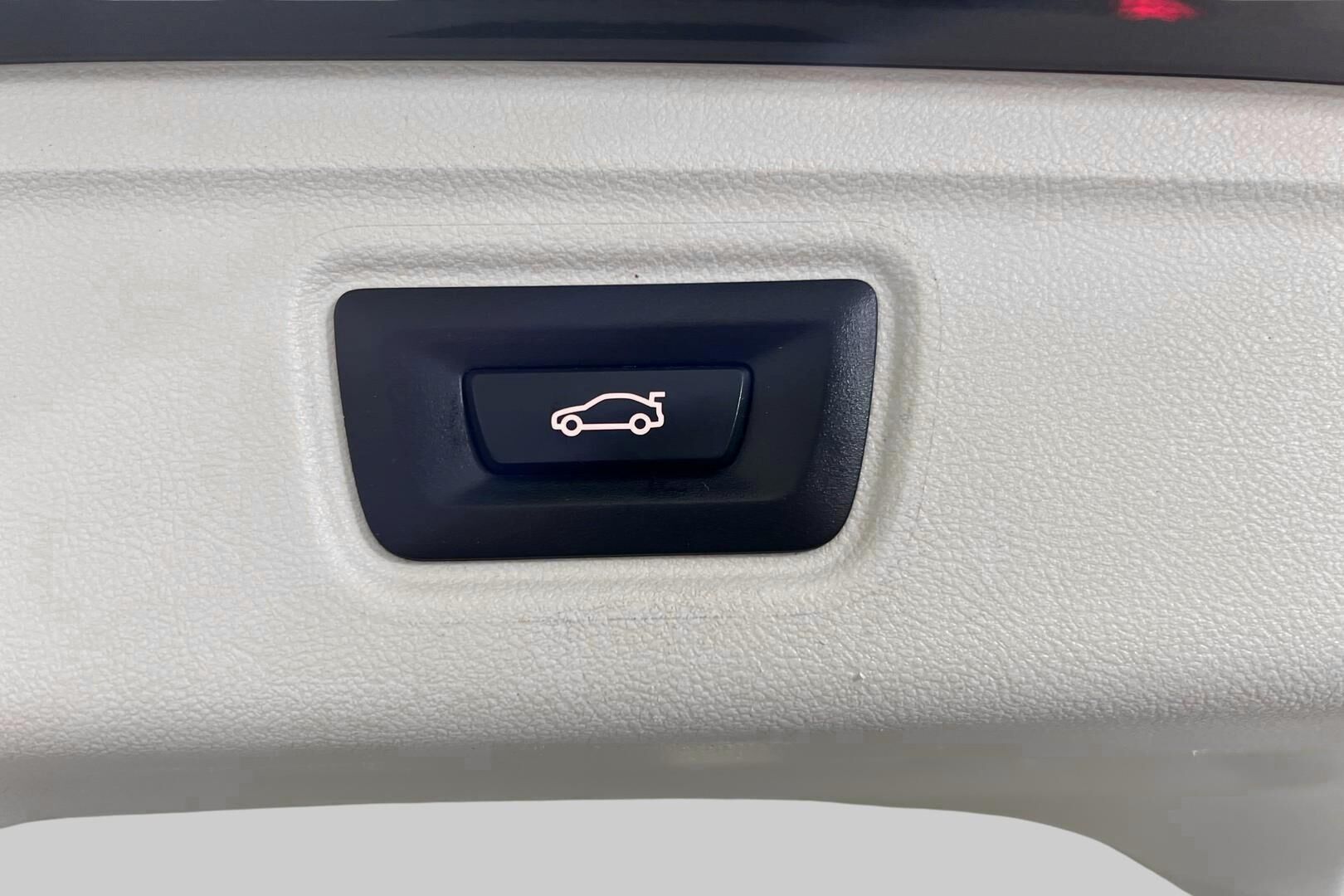 BMW 3-SARJA iso kuva 13