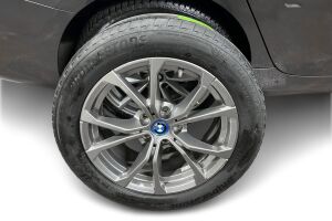 BMW 3-SARJA esikatselu 18