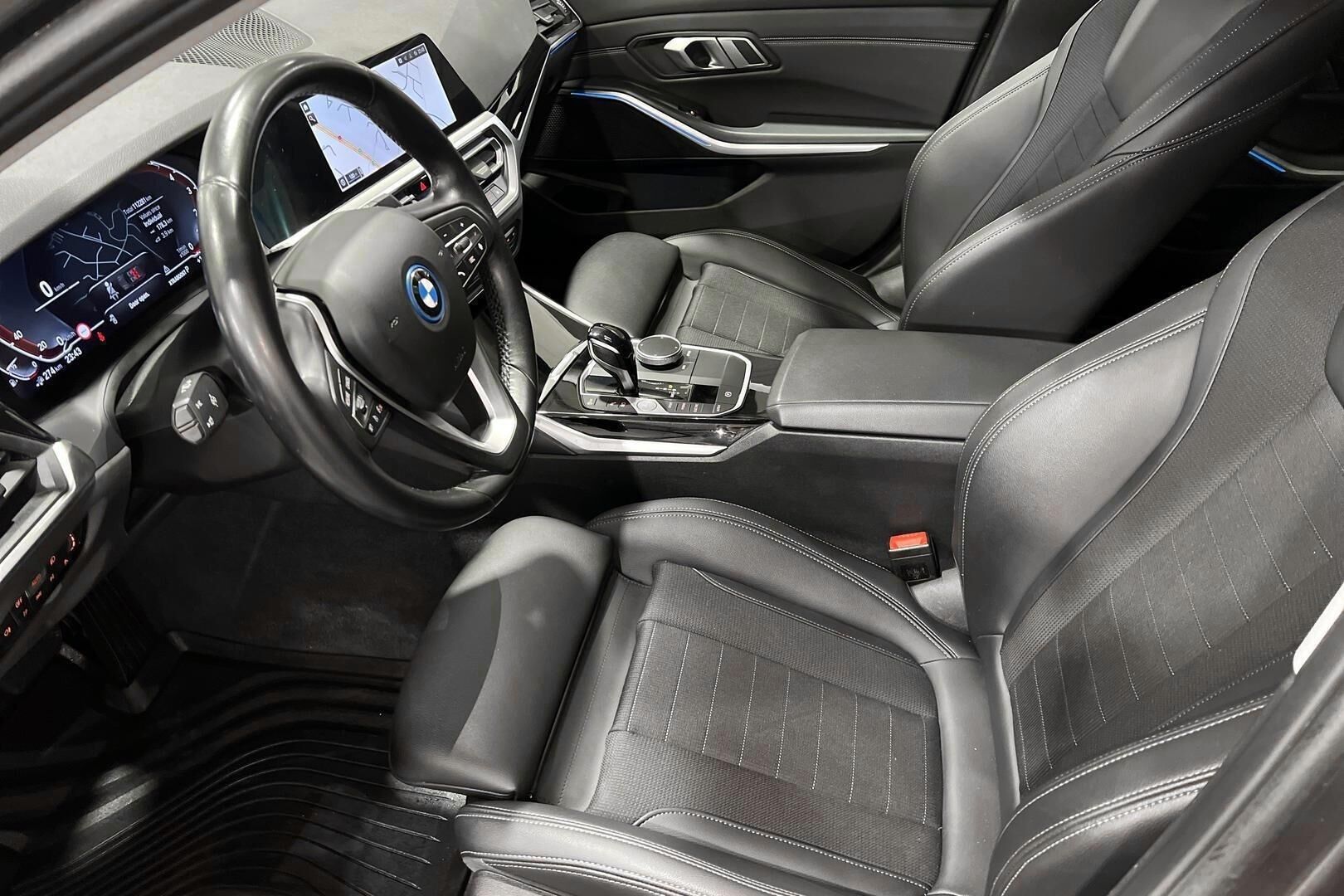 BMW 3-SARJA iso kuva 8