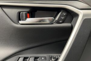 TOYOTA RAV4 Plug-in esikatselu 14