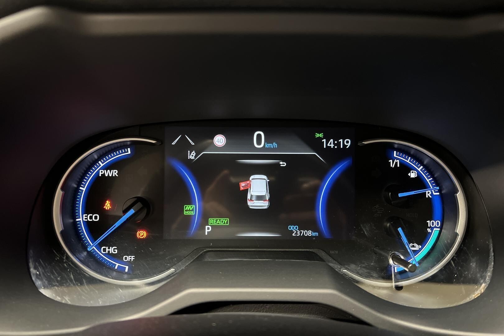 TOYOTA RAV4 Plug-in iso kuva 16