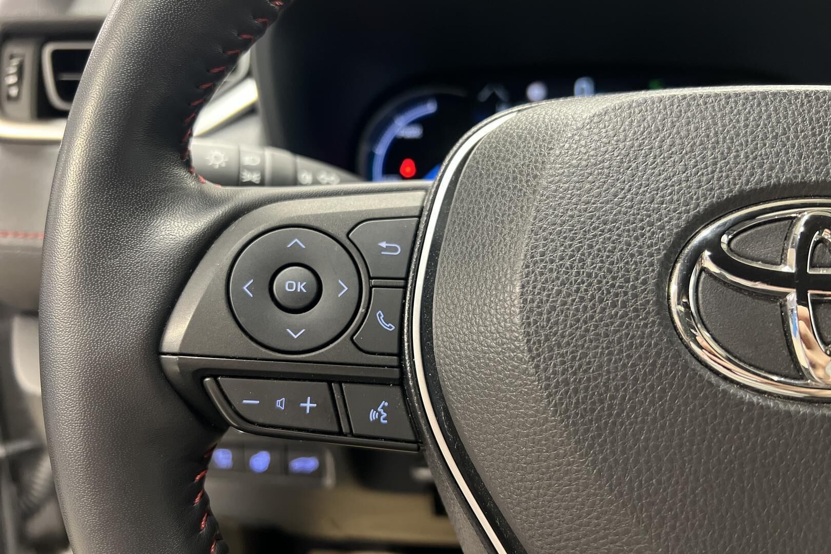 TOYOTA RAV4 Plug-in iso kuva 19