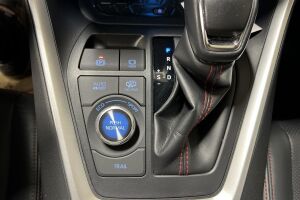 TOYOTA RAV4 Plug-in esikatselu 20