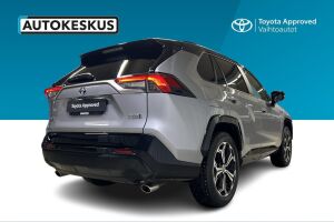 TOYOTA RAV4 Plug-in esikatselu 4