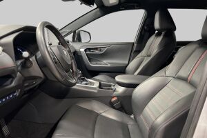 TOYOTA RAV4 Plug-in esikatselu 8