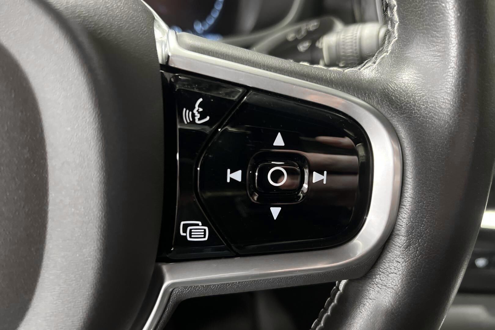 VOLVO V60 iso kuva 18