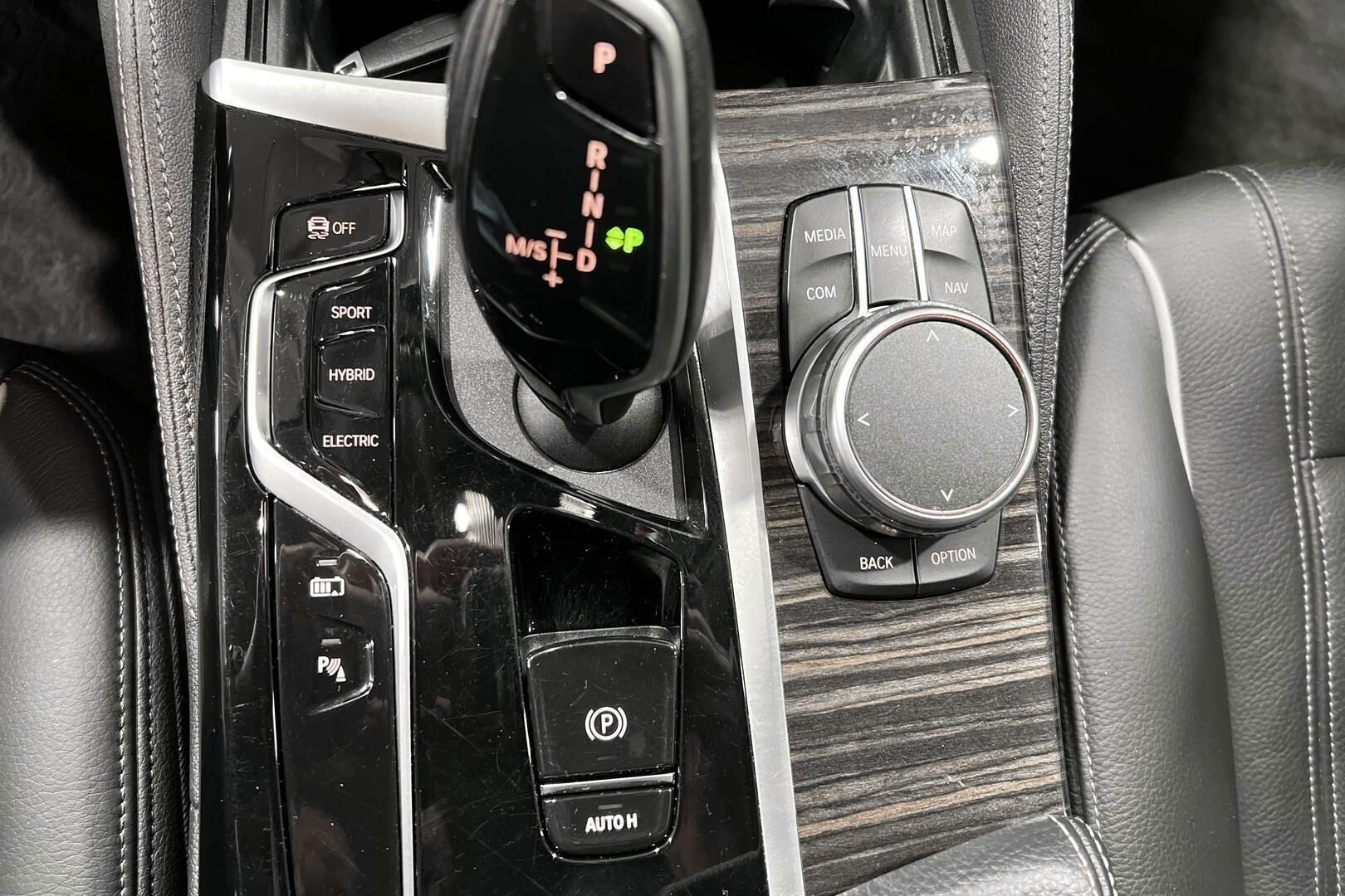 BMW 5-SARJA iso kuva 16