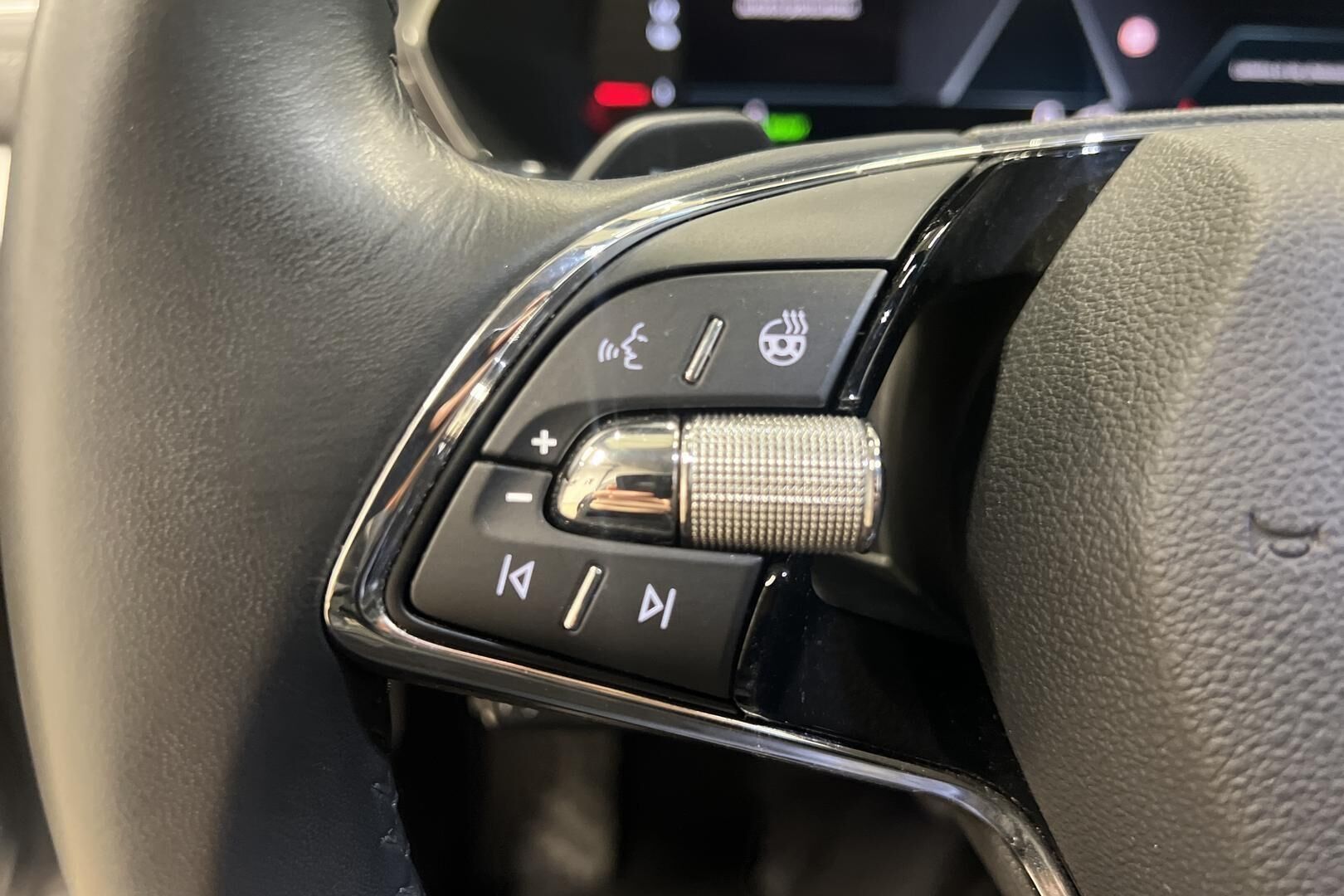 SKODA OCTAVIA iso kuva 9