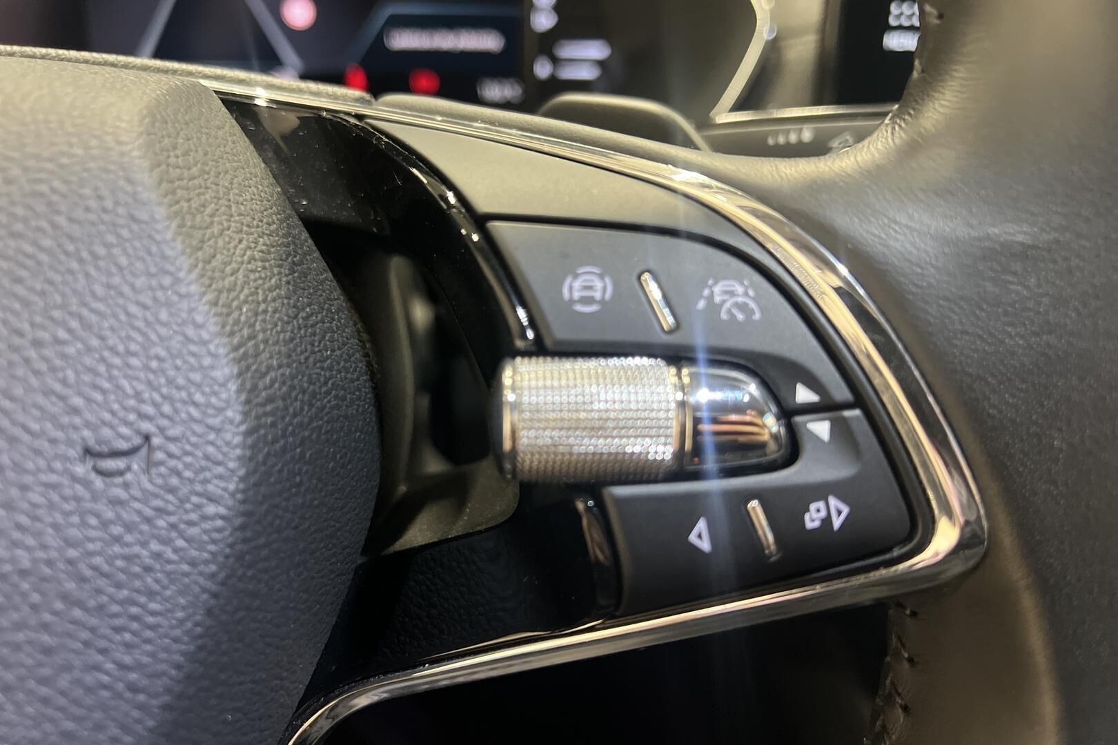 SKODA OCTAVIA iso kuva 22