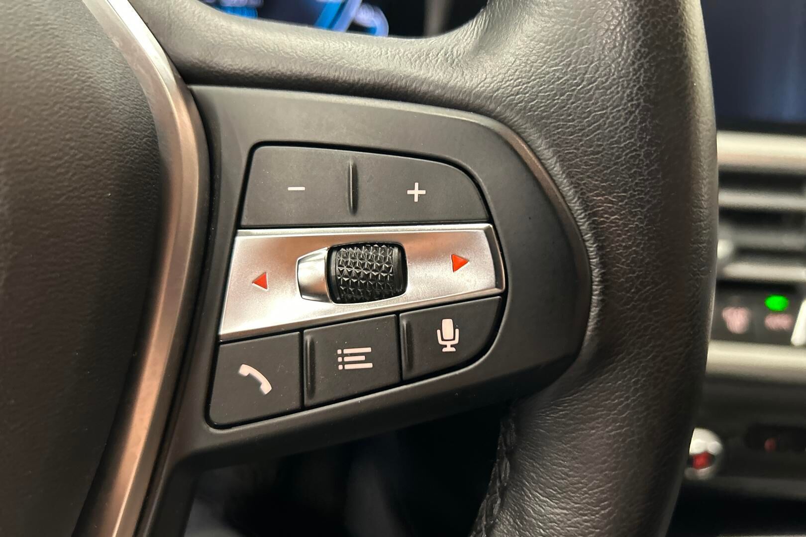 BMW 3-SARJA iso kuva 18