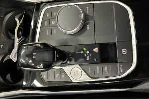 BMW 3-SARJA esikatselu 18