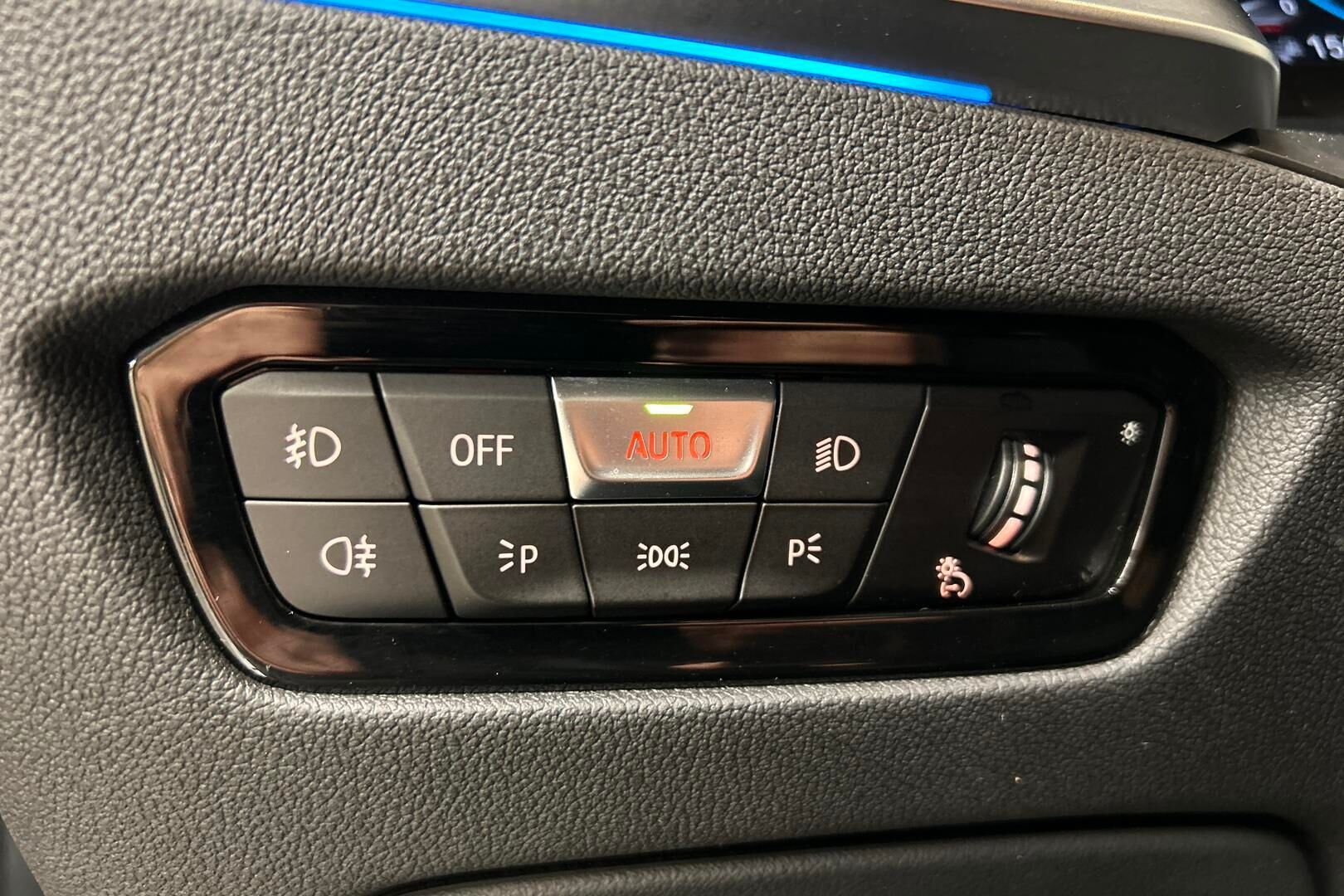 BMW 3-SARJA iso kuva 20