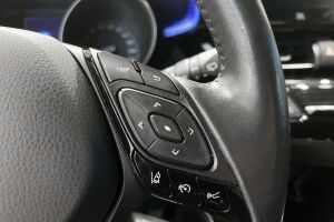 TOYOTA C-HR esikatselu 18