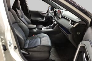 TOYOTA RAV4 esikatselu 3