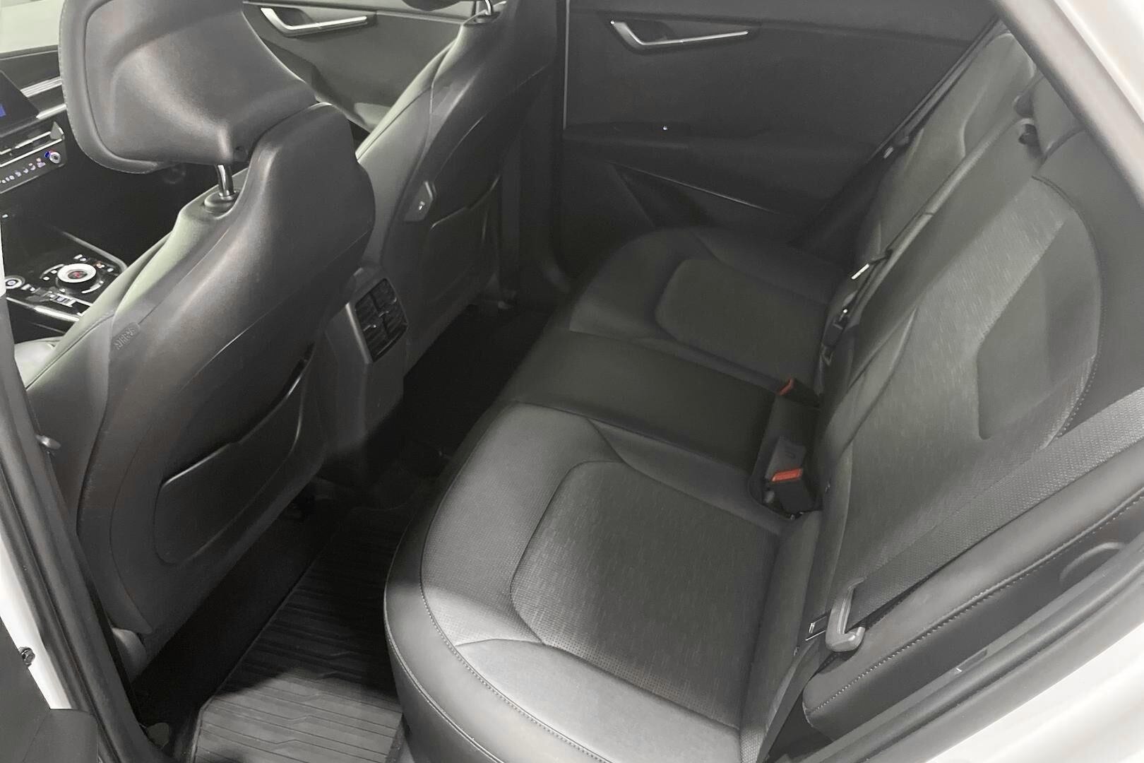 KIA NIRO iso kuva 9