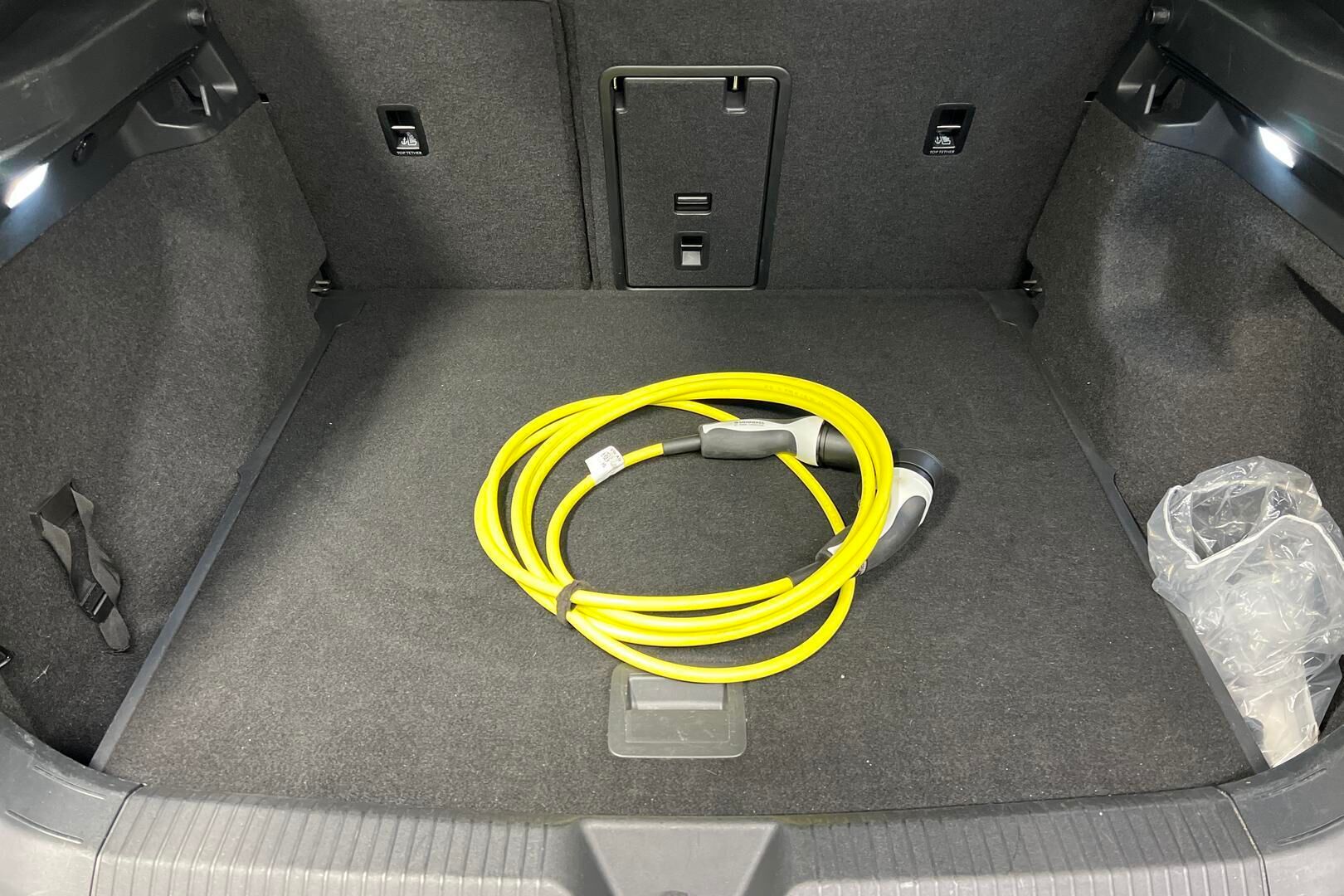 VOLKSWAGEN ID.4 iso kuva 11