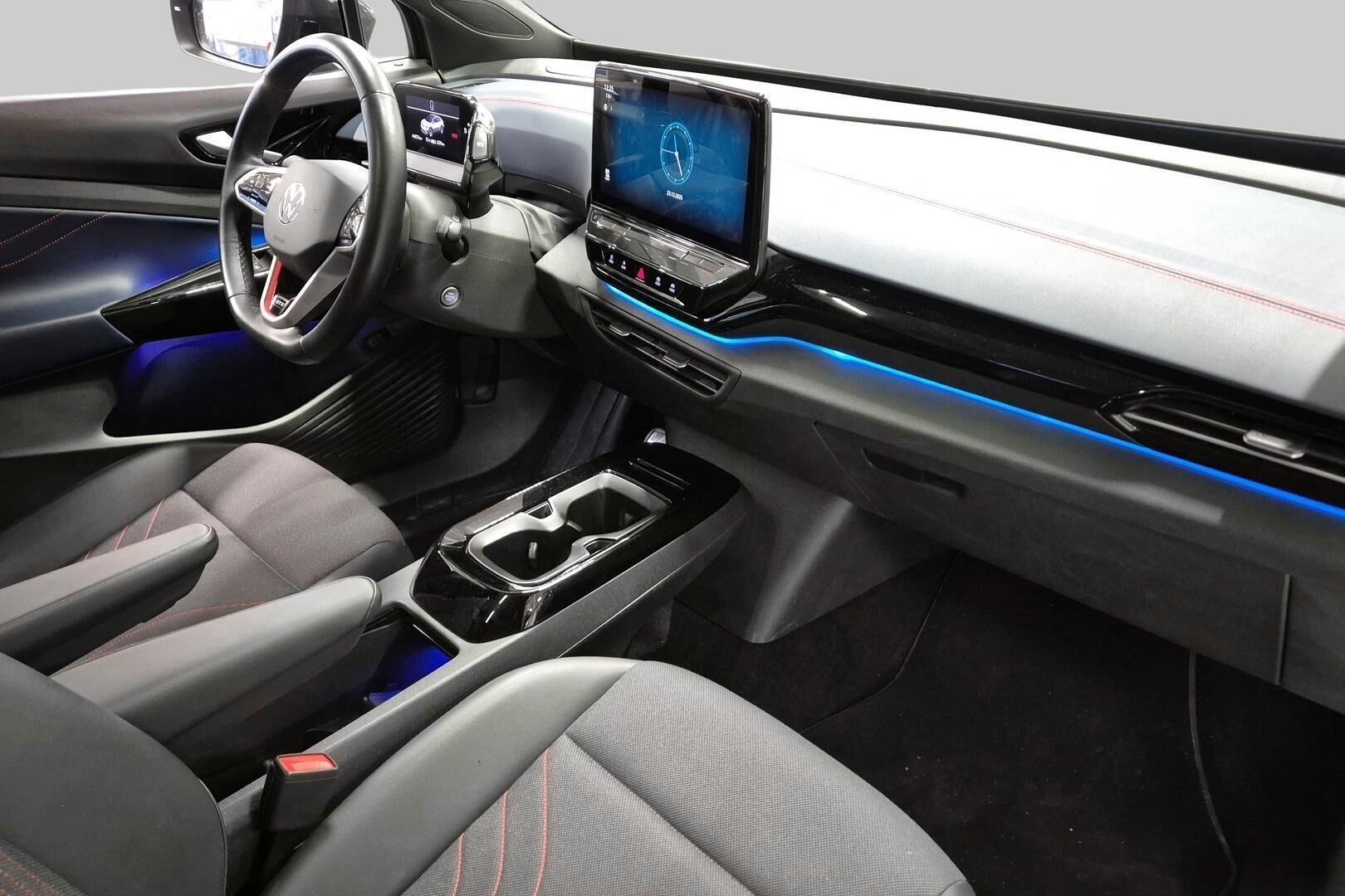 VOLKSWAGEN ID.4 iso kuva 3