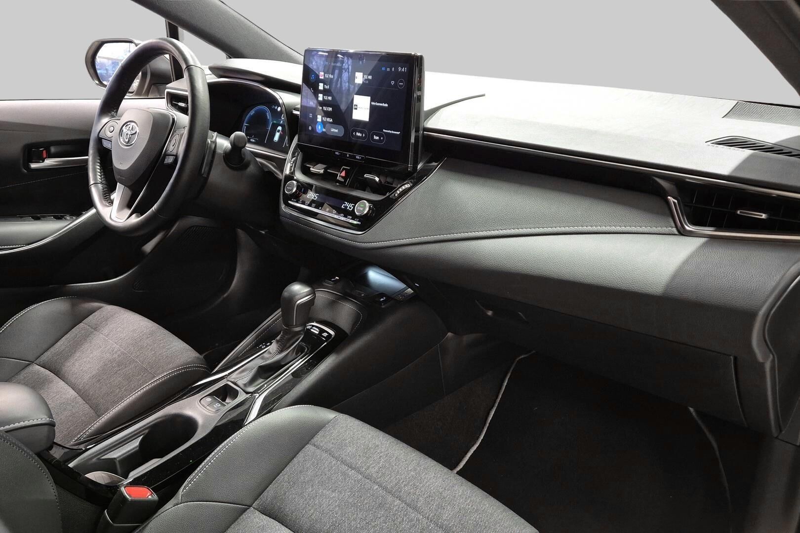 TOYOTA COROLLA iso kuva 2