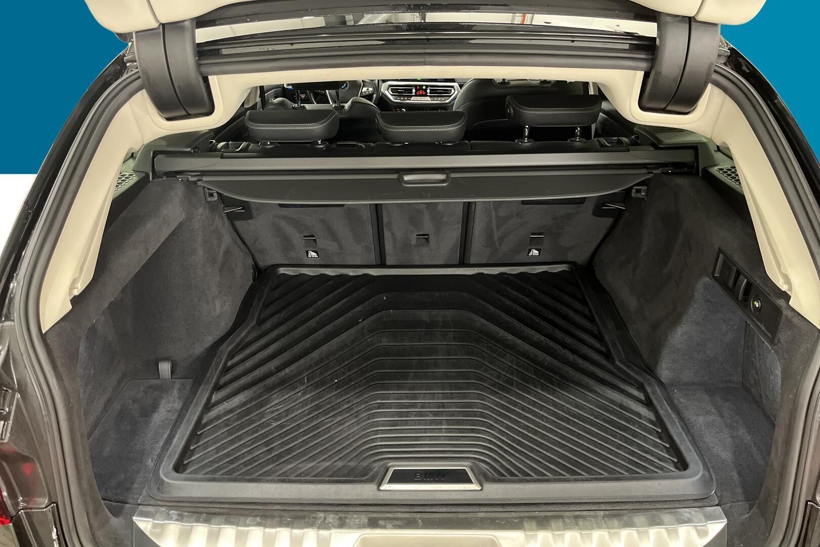 BMW 3-SARJA iso kuva 13