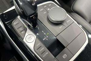 BMW 3-SARJA esikatselu 19