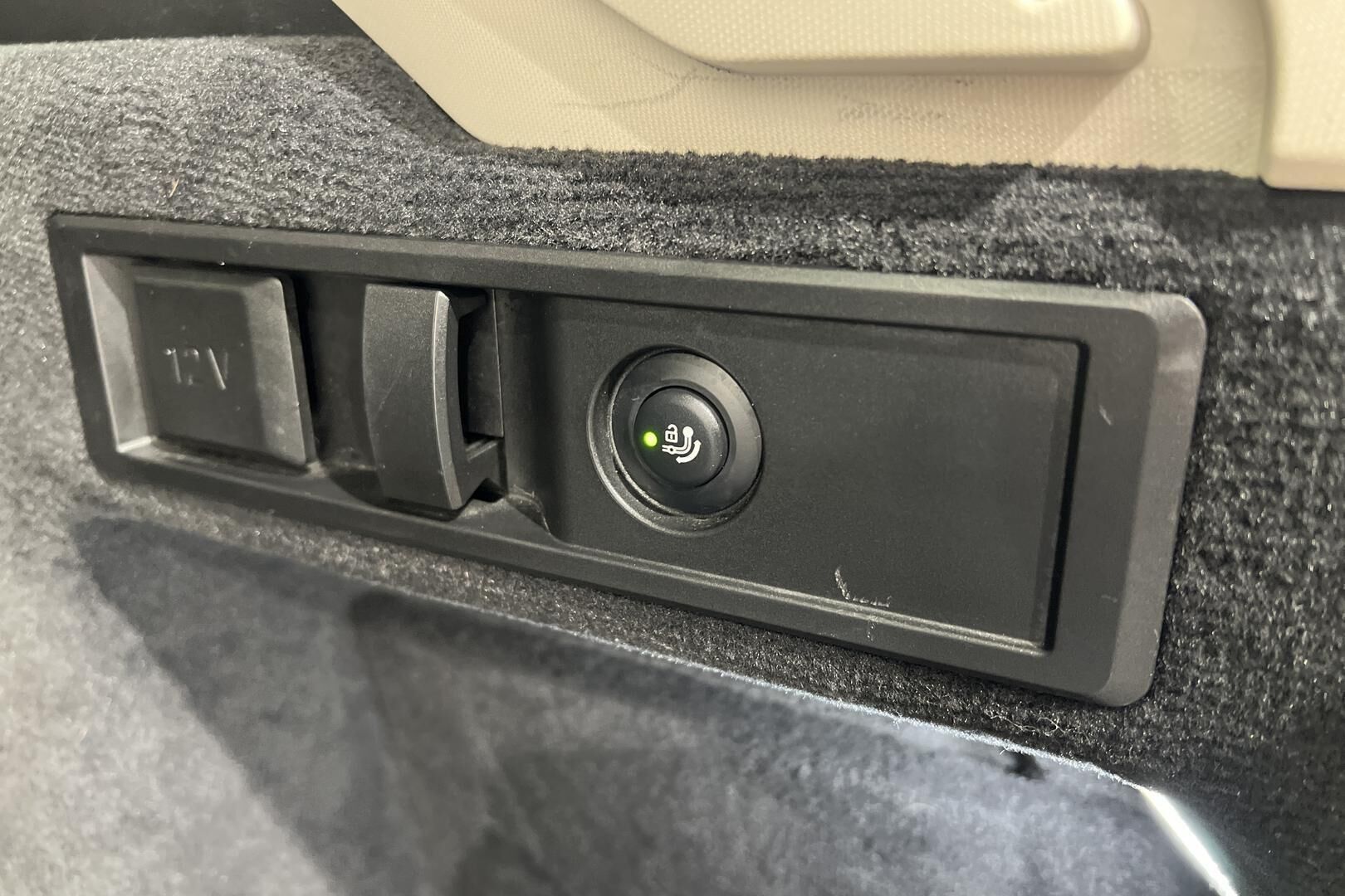 BMW 3-SARJA iso kuva 24