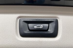 BMW 3-SARJA esikatselu 25