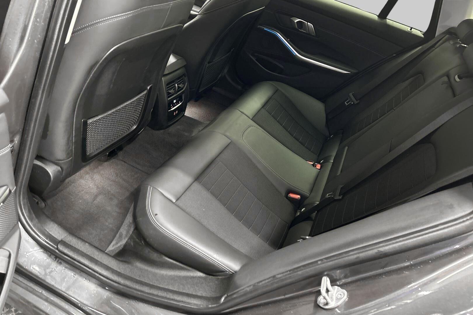 BMW 3-SARJA iso kuva 9