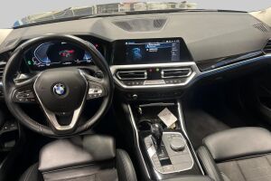 BMW 3-SARJA esikatselu 10