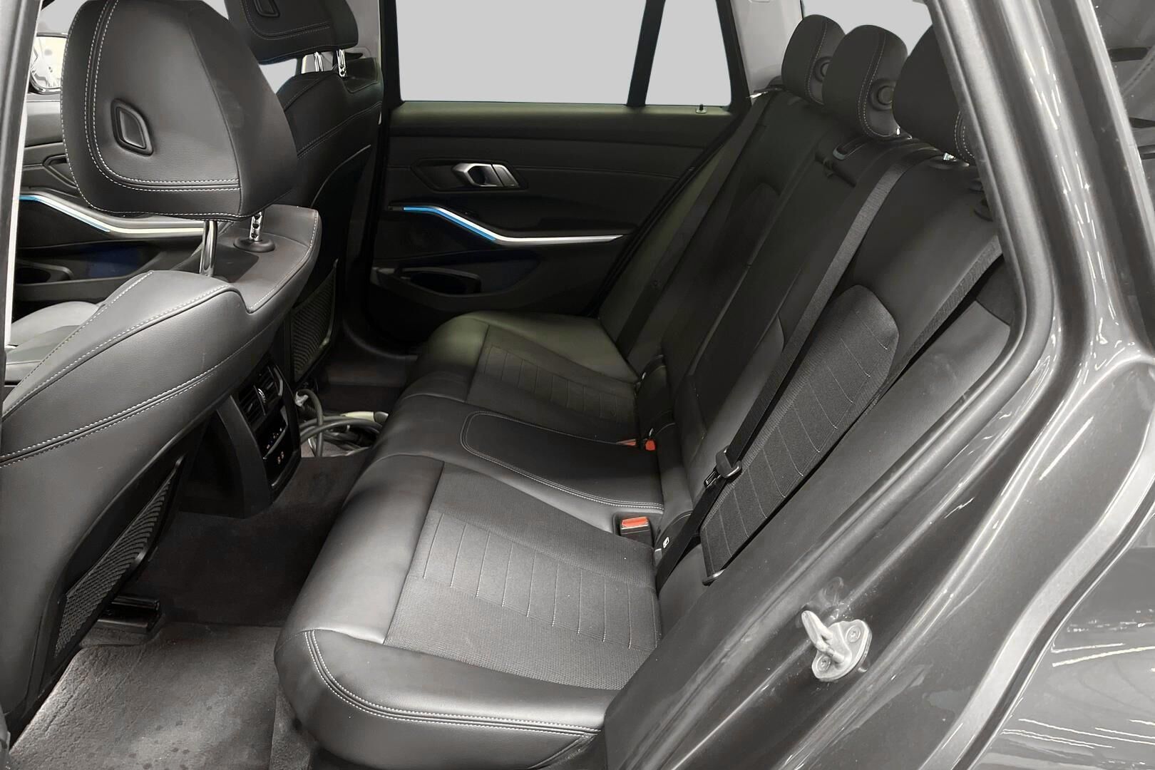 BMW 3-SARJA iso kuva 9