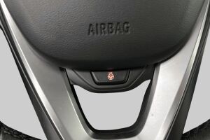 BMW 3-SARJA esikatselu 18