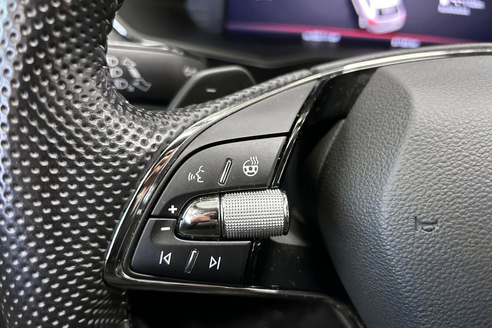 SKODA Superb iso kuva 23