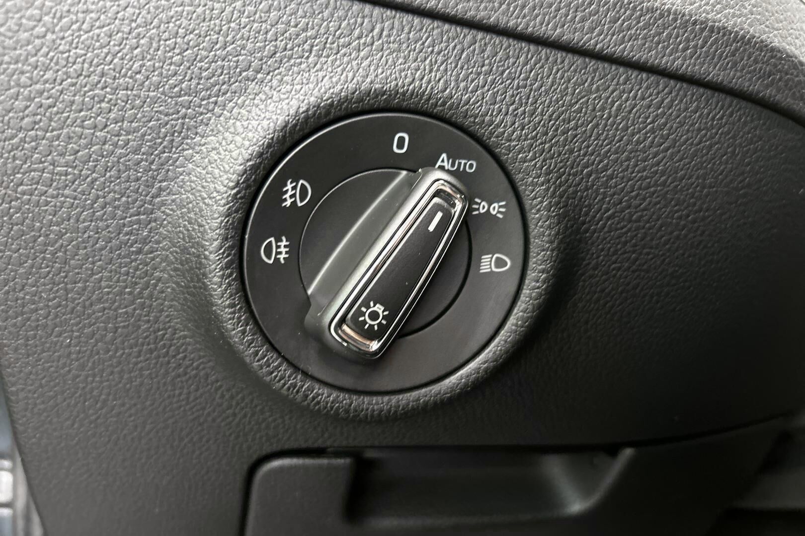 SKODA Superb iso kuva 25