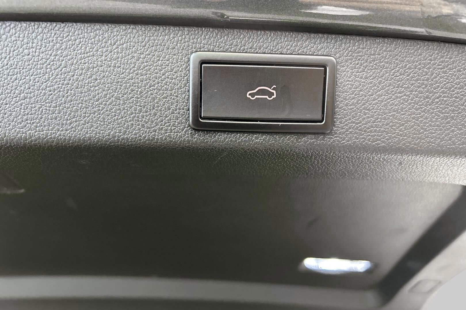 SKODA Superb iso kuva 30