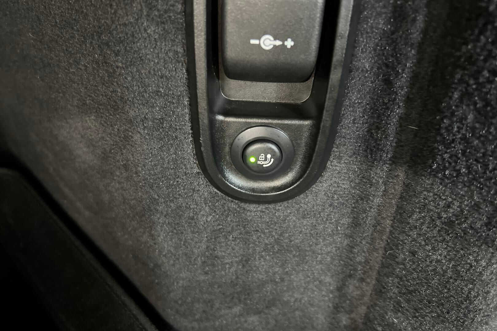 BMW 5-SARJA iso kuva 12