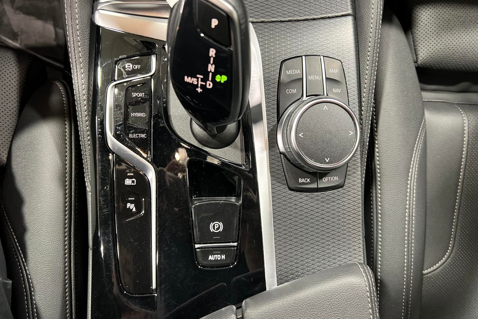 BMW 5-SARJA iso kuva 19