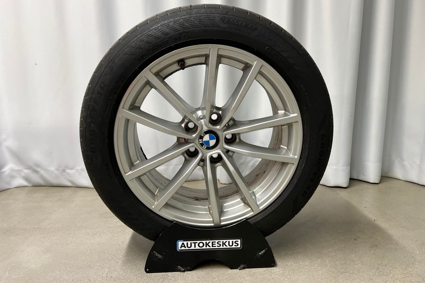 BMW 3-SARJA iso kuva 21