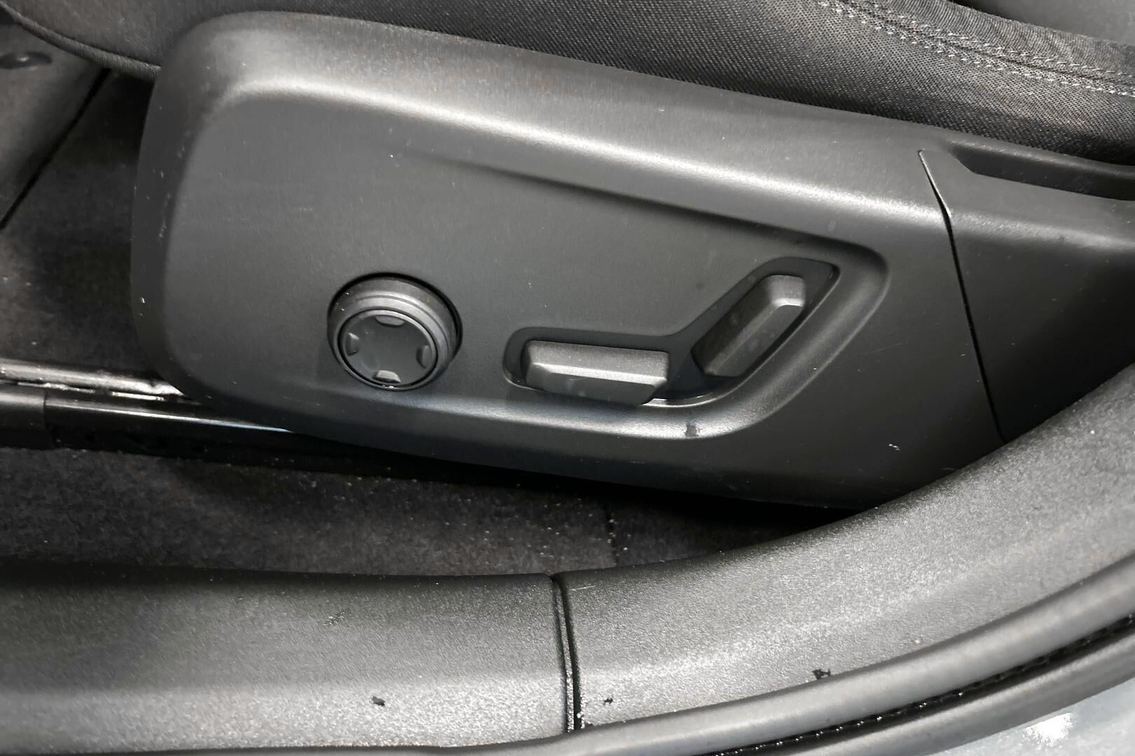 POLESTAR 2 iso kuva 27