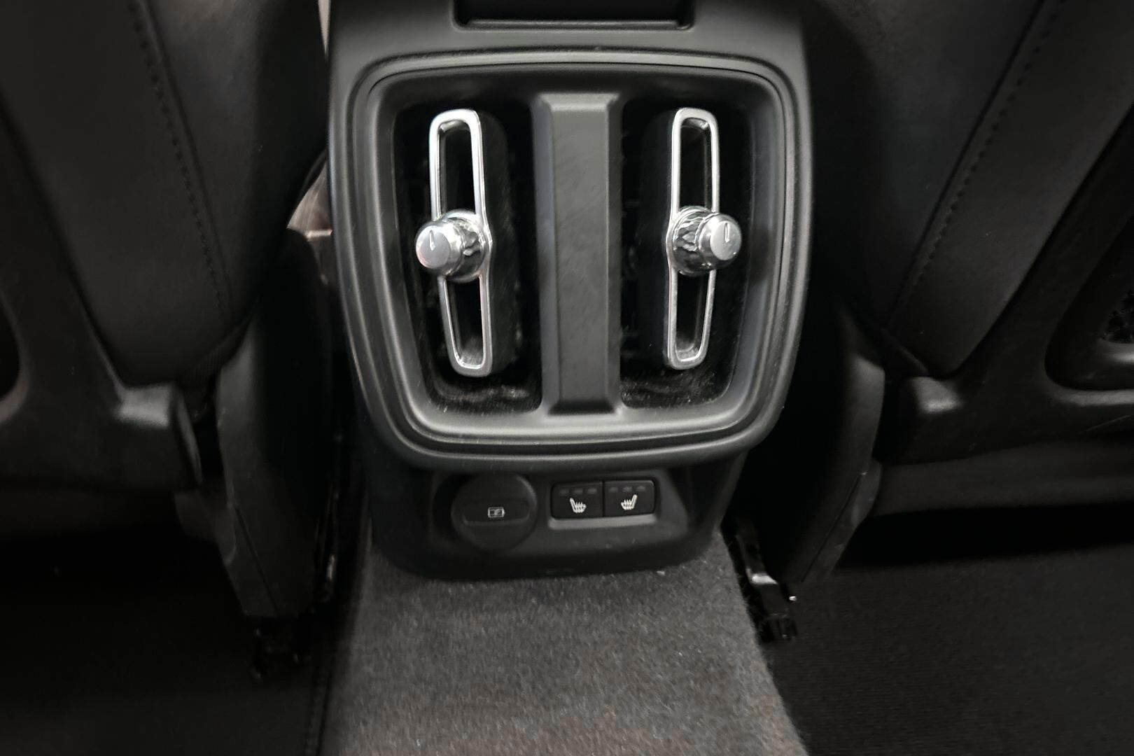 POLESTAR 2 iso kuva 27