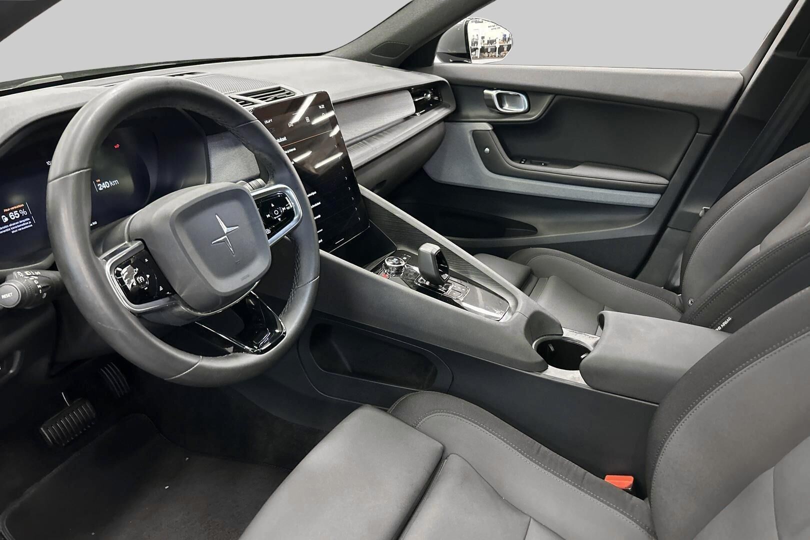 POLESTAR 2 iso kuva 9