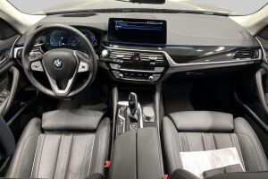 BMW 5-SARJA esikatselu 10