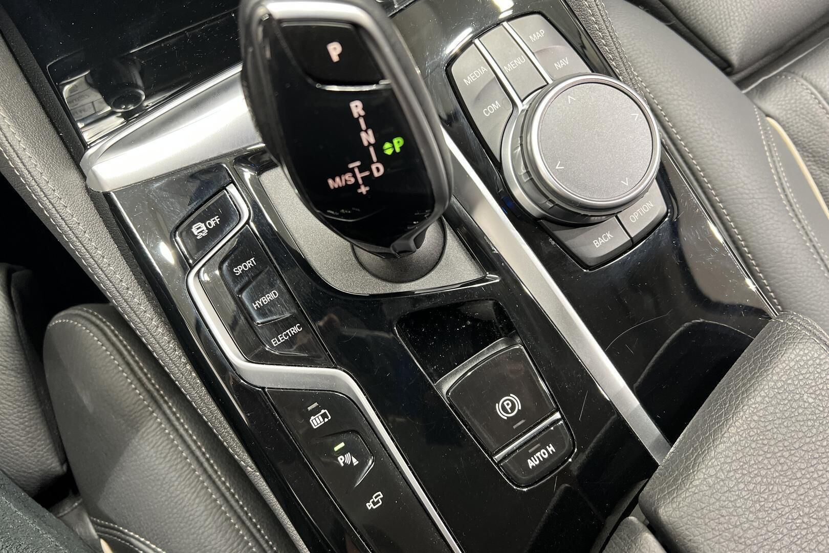 BMW 5-SARJA iso kuva 22