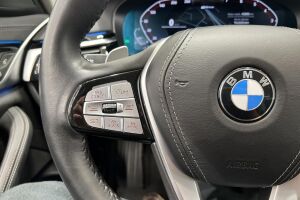 BMW 5-SARJA esikatselu 27