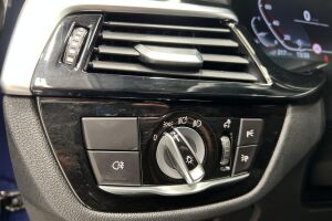 BMW 5-SARJA esikatselu 28