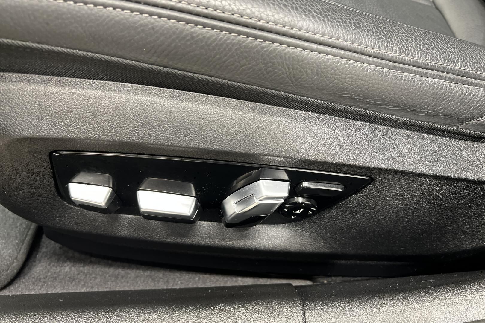 BMW 5-SARJA iso kuva 31