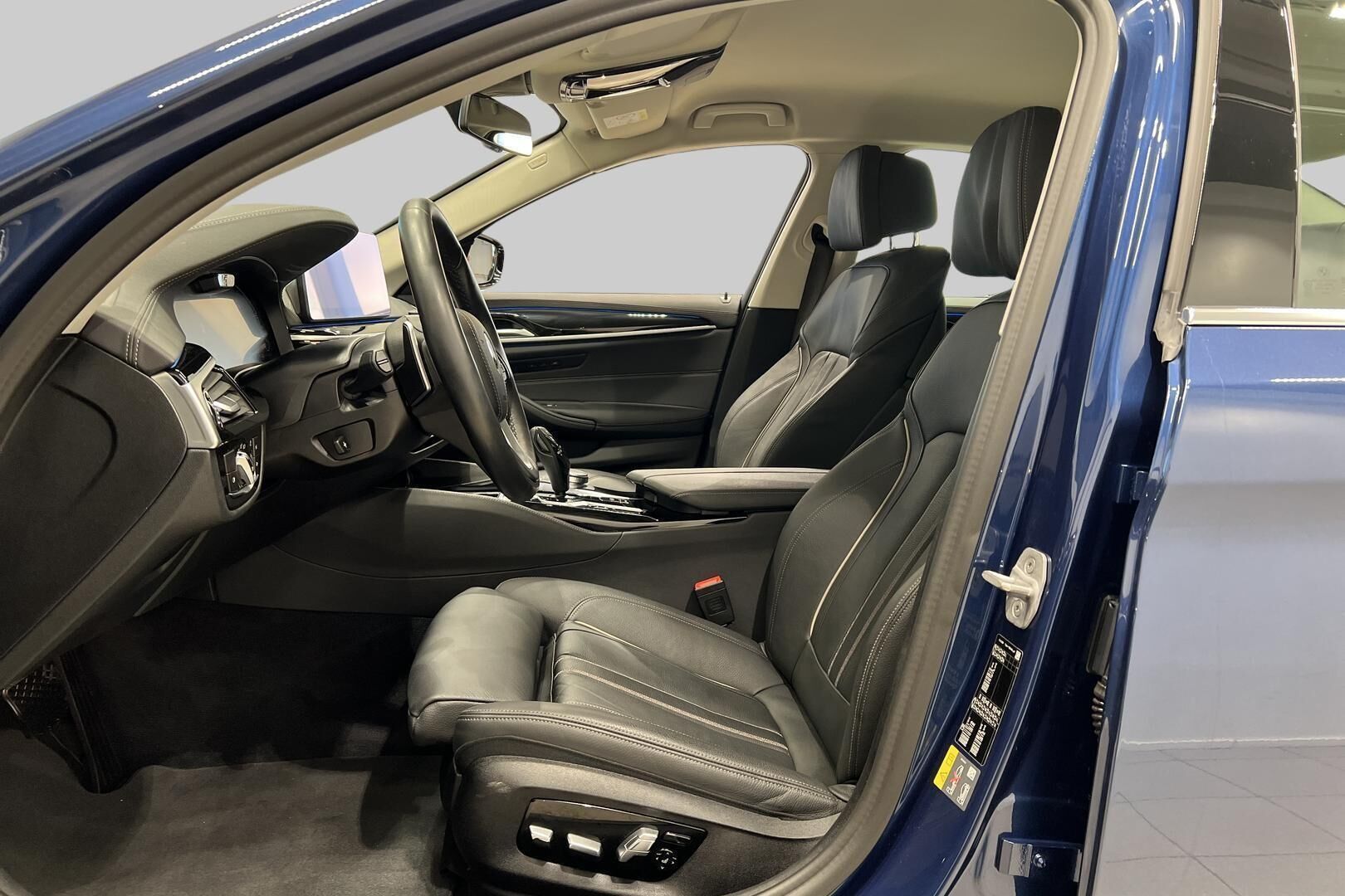 BMW 5-SARJA iso kuva 8