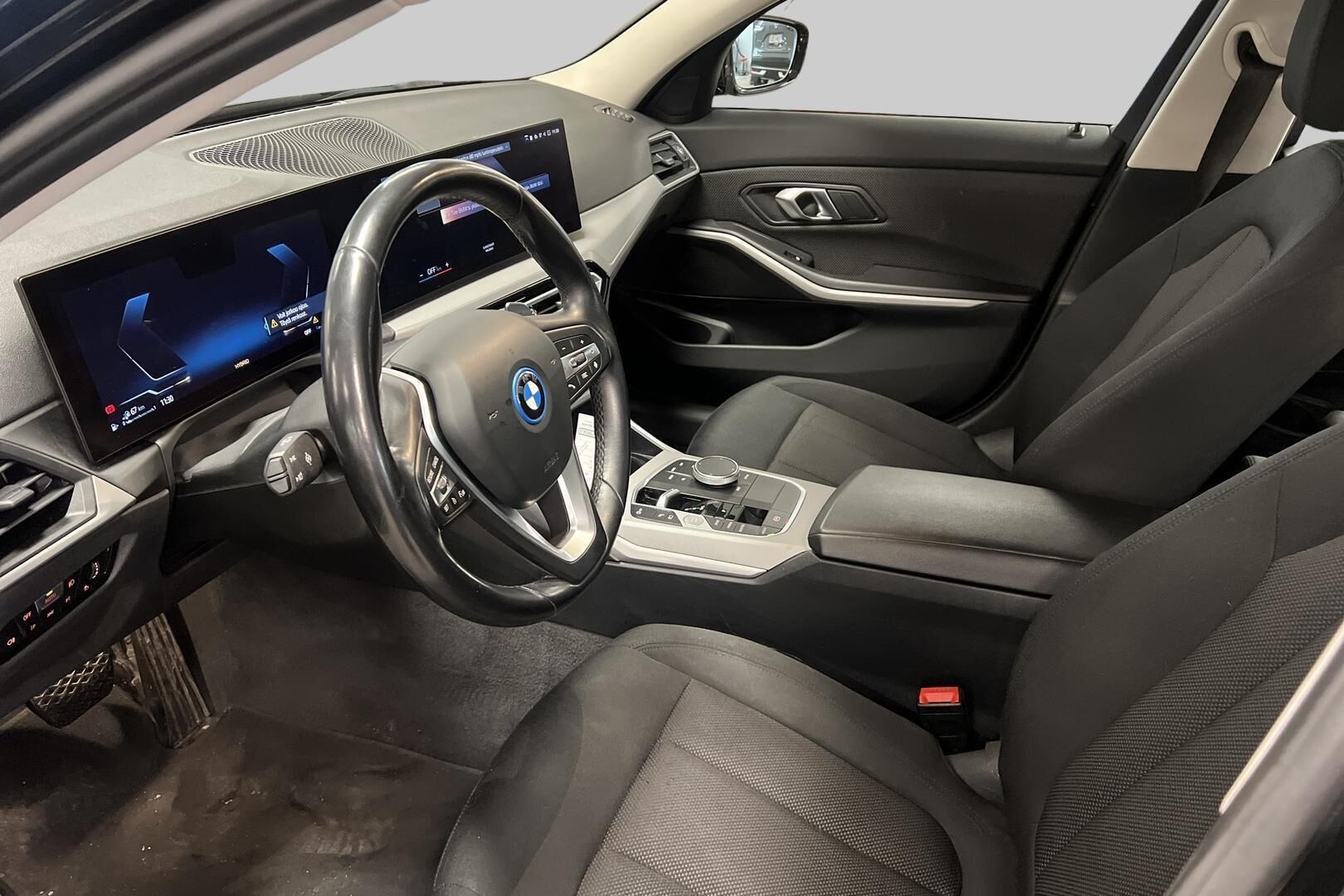 BMW 3-SARJA iso kuva 10