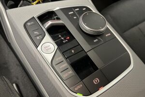 BMW 3-SARJA esikatselu 25