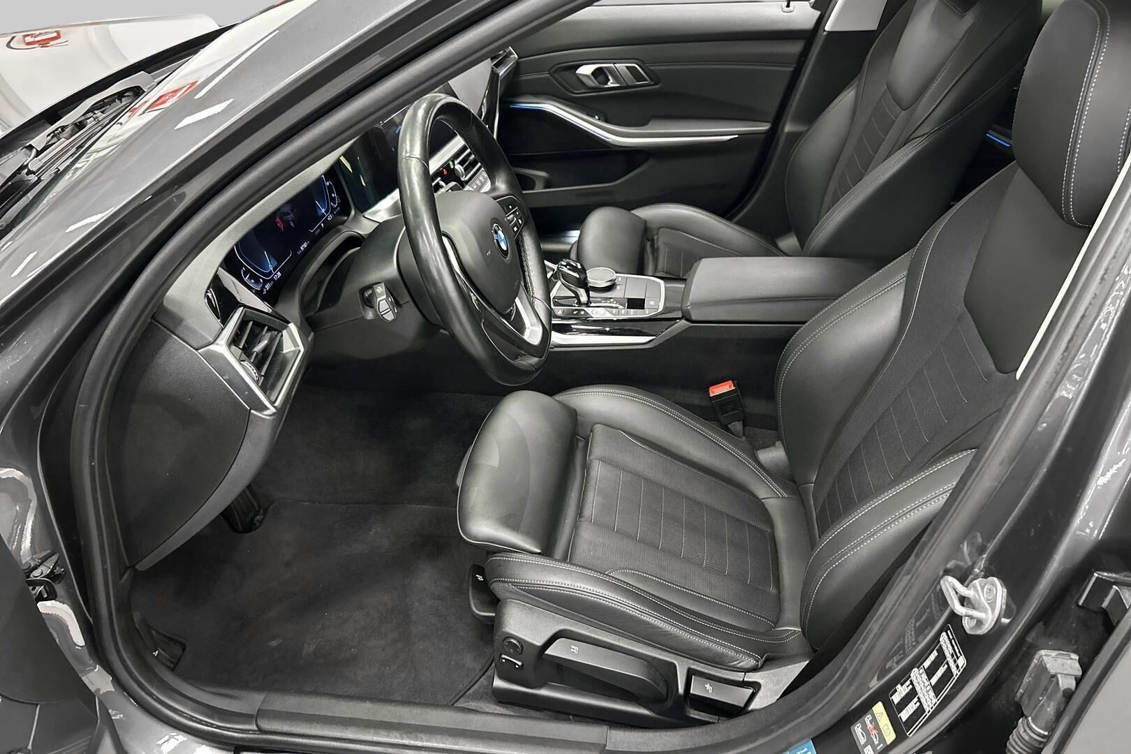 BMW 3-SARJA iso kuva 10