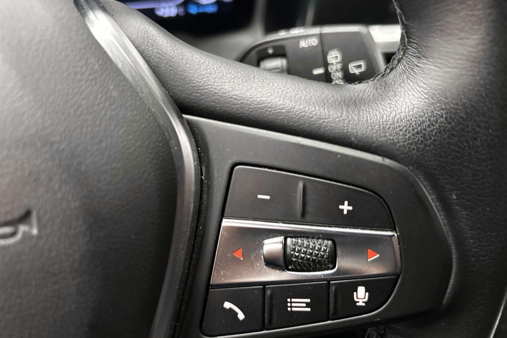 BMW 3-SARJA iso kuva 22